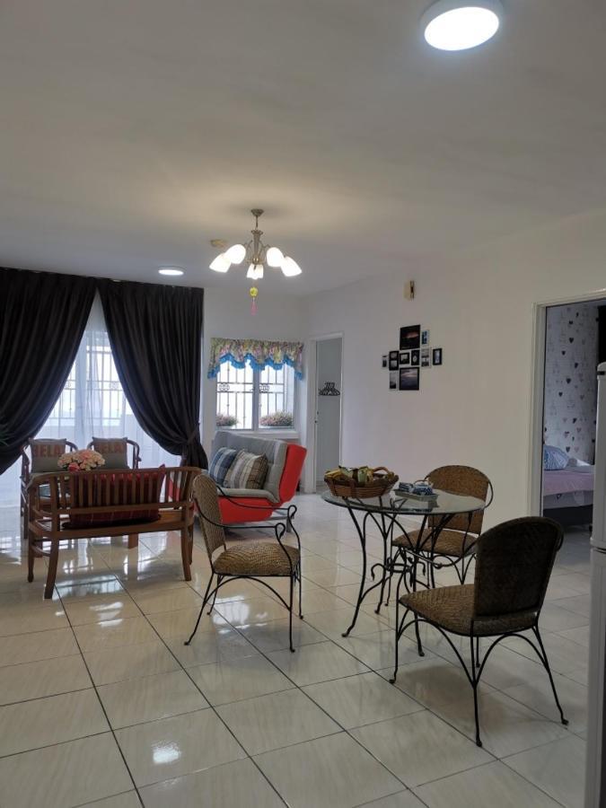 ג'נטינג היילנדס 12 Pax Skyview Homestay 2 Family Room 2R2B Golden Hills Mountain View Genting Highland מראה חיצוני תמונה