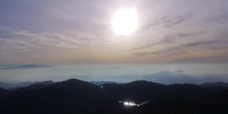 ג'נטינג היילנדס 12 Pax Skyview Homestay 2 Family Room 2R2B Golden Hills Mountain View Genting Highland מראה חיצוני תמונה