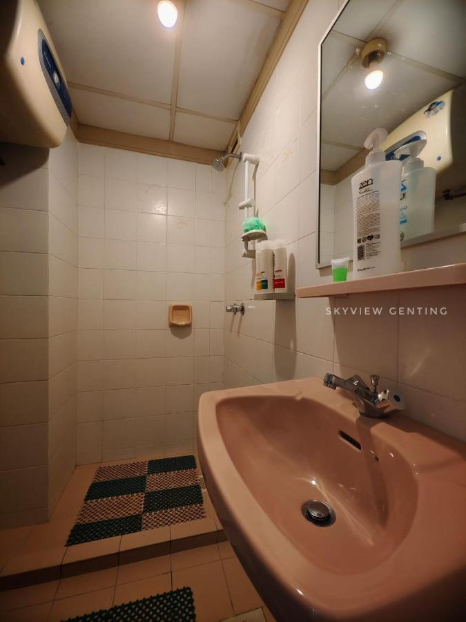 ג'נטינג היילנדס 12 Pax Skyview Homestay 2 Family Room 2R2B Golden Hills Mountain View Genting Highland מראה חיצוני תמונה